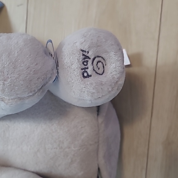 GUND Animated Flappy Elephant Peek a Boo Sings Moves Plush Gray 12" WORKS - Picture 4 of 7